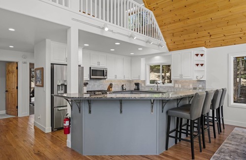 Truckee House | Pet-Friendly Family Chalet | Secluded Truckee Escape Near Lake, Trails & Downtow