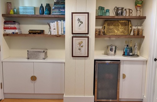 West Dover House | Pet-friendly farmhouse sleeps 10 in style - 2 min from Mt. Snow and Haystack