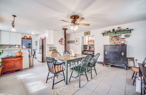 Granby House | Pet-Friendly Farmhouse with Fenced Yard – Perfect for Families & Relaxation
