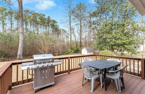 Cary House | Pet Friendly Fenced In 4 BDRM 3 BA DT Cary Home