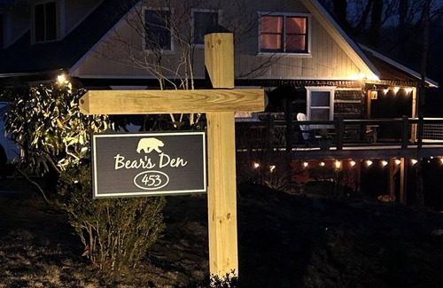Scaly Mountain Cabin | PET FRIENDLY 🙈 FIRE PIT 🔥 VERY PRIVATE GREAT VIEWS