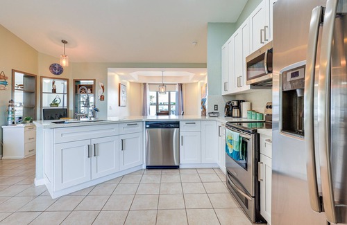 Fort Pierce House | Pet-Friendly Fort Pierce Home w/Pool & Kayaks!