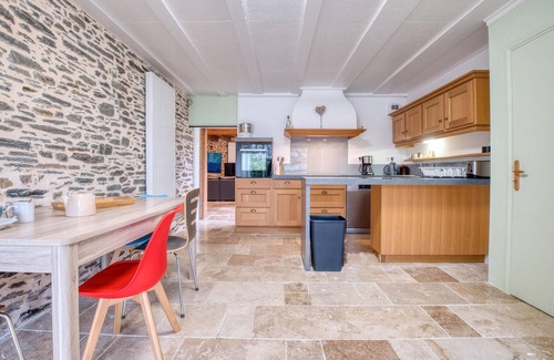 Jumilhac-le-Grand House | Pet friendly home in Jumilhac-Le Grand