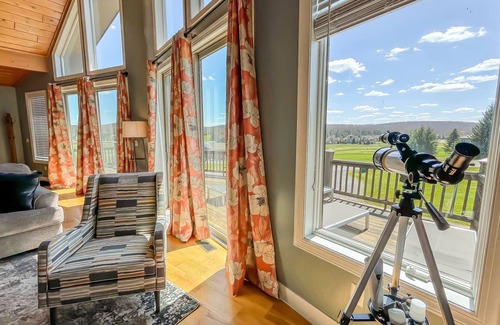Waterfront Greens House | Pet friendly! Free golf and lake access! All new furnishings!