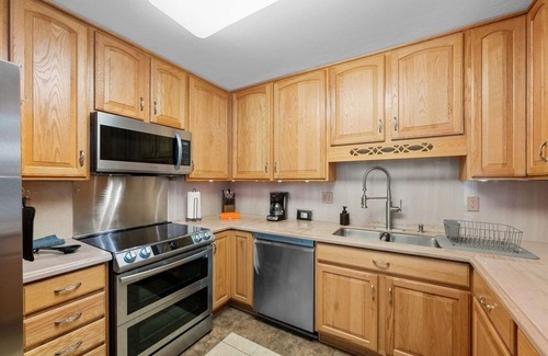 Westminster House | Pet Friendly Furnished Home w/Hot Tub, BBQ, Patio. 2 Bed, 1 Bath, 1 Sleeper Sofa