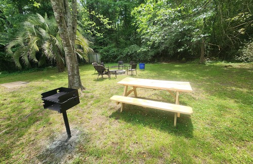 North Charleston House | Pet-Friendly Gem 5 Min to Airport, 30 Min to Beaches, & Fenced Backyard