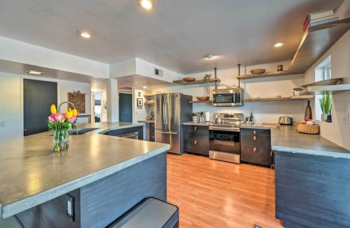 Cottonwood-Verde Village House | Pet-Friendly Gem w/Treehouse: 20 Mi to Sedona