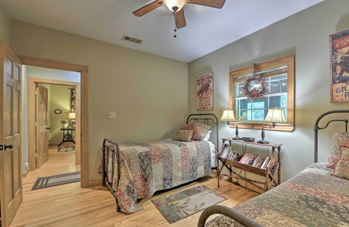 Glen Rose House | Pet-Friendly Glen Rose Retreat w/ Screened Deck!