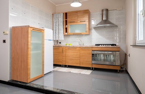 Leporano House | Pet-Friendly Holiday Home "A casa di Pietro Sei" with Sea View, Garden & Wi-Fi