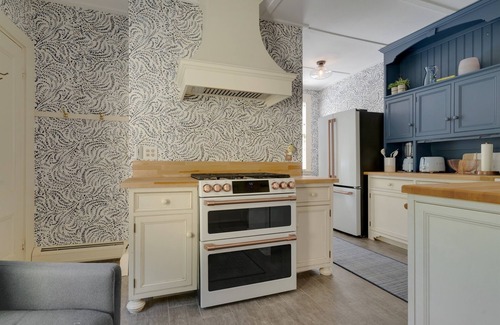Kennebunkport House | Pet Friendly- Half a Mile to Downtown Dock-Square!