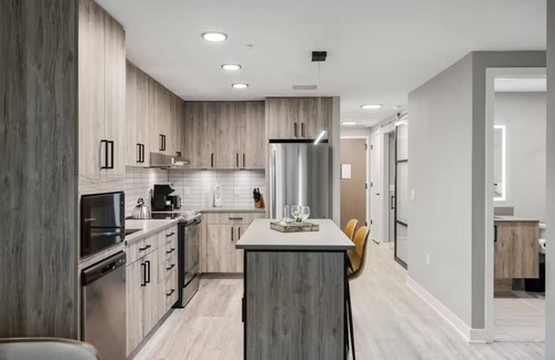 Navy Yard Hotel | Pet-Friendly Haven | Kitchen & Rooftop Views | Perfect for Extended Stays