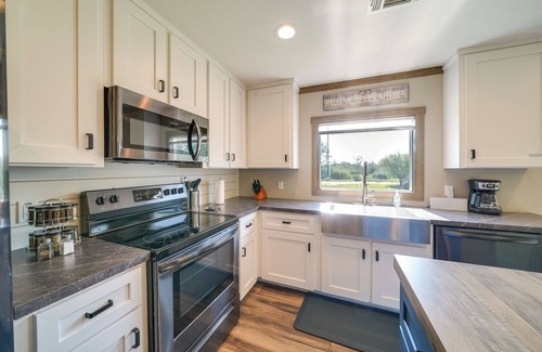 Yancey House | Pet-Friendly Hill Country Hideaway w/Deck