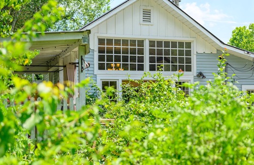 Nashville Cottage | Pet-Friendly, Historic Cottage in Downtown Nashville