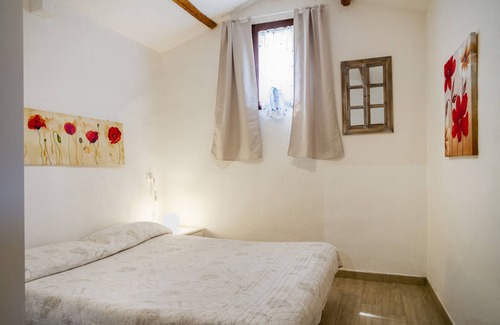 Orbetello House | Pet-Friendly Holiday Home La Casetta delle Vigne with Garden
