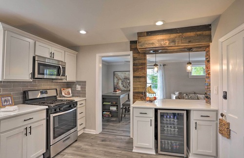 Willoughby House | Pet-Friendly Home - 1/2 Mi to Downtown Willoughby!