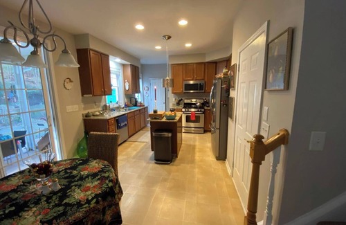 Raleigh House | Pet Friendly Home & Golf