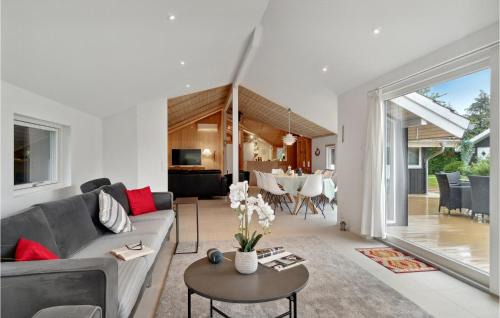 Dronningmolle House | Pet Friendly Home In Dronningmølle