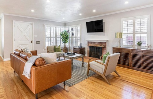 San Leandro House | Pet-Friendly Home in San Leandro w/Parking