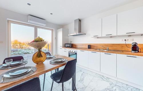 Charnois House | Pet Friendly Home In Charnois With Wifi