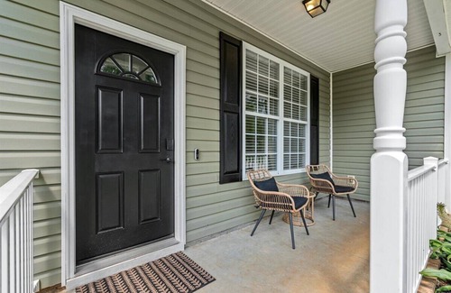 Mauldin House | Pet friendly home in heart of Mauldin. Bicycles provided, close to restaurants