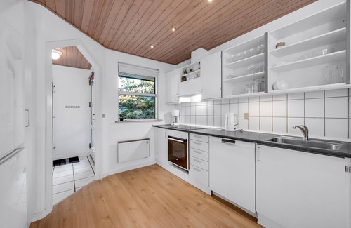Henne Strand House | Pet friendly home in Henne with sauna