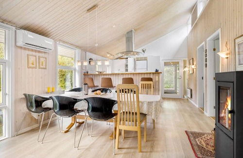 Skaven Strand House | Pet friendly home in Tarm with sauna