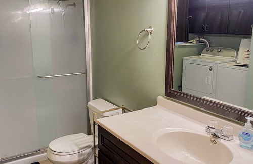 Manhattan House | Pet Friendly Home Near Stadium w/Fenced Backyard