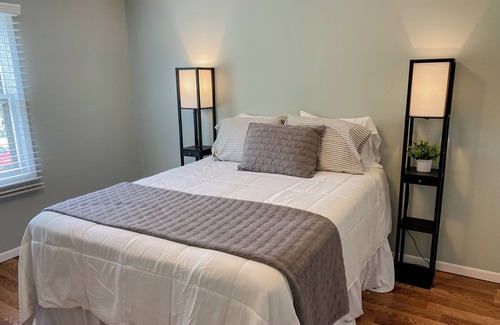 Manhattan House | Pet Friendly Home Near Stadium w/Fenced Backyard