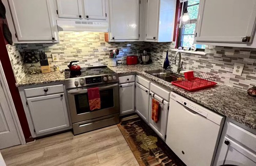 Southwest Raleigh Apartment | Pet friendly home near NCSU/Centennial/Meredith