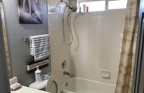 Northeast El Paso Bed & Breakfast | Pet Friendly Home