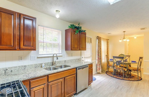 Snellville House | Pet-Friendly Home w/Pool Access in Snellville!