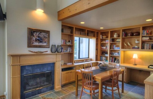 Sea Ranch House | Pet friendly home with enclosed patio and walking distance to bluff trail