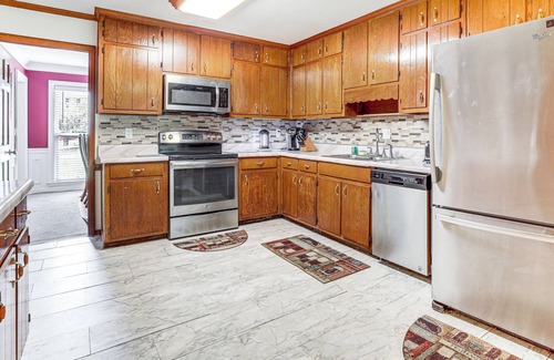 Lawrenceville Cottage | Pet-friendly House w/Deck in Lawrenceville