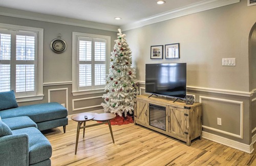 Garden Oaks House | Pet-Friendly Houston Home w/ Private Backyard