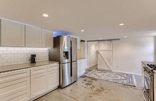 Cole Condo | Pet Friendly I Remodeled I Near RiNo | Sleeps 7