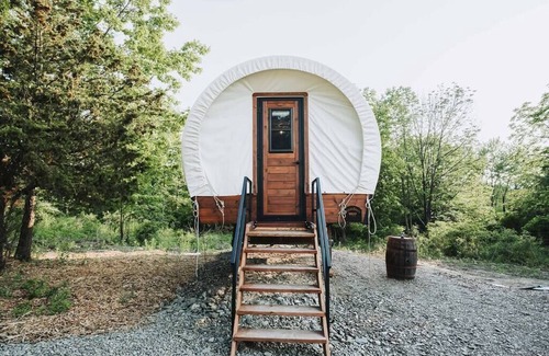 Penn Yan House | Pet Friendly Keuka Wagon