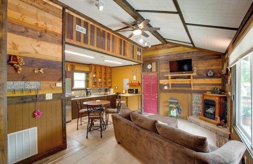 Lake Lafayette Cabin | Pet-Friendly Lake Lafayette Escape w/Fire Pit