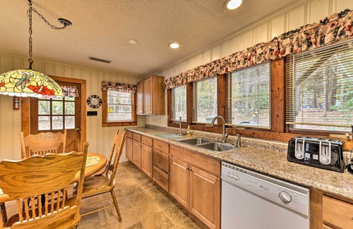 Mayhew Cottage | Pet-Friendly Lake Norman Cottage: Swim, Boat, Fish