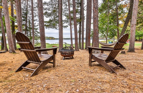 Eagle River Cottage | Pet Friendly Lakefront Cottage on Crystal Clear Private Meta Lake!