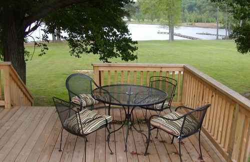 Guntersville Cottage | Pet Friendly! Lakefront Cottage