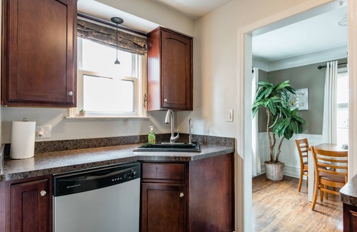 Royal Oak House | ★ Pet Friendly + Large Families | ❤ of Royal Oak