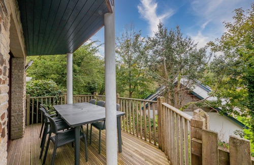 Carnon Downs Cottage | Pet Friendly Luxury 5* 3 Bedroom Cottage with Hot Tub