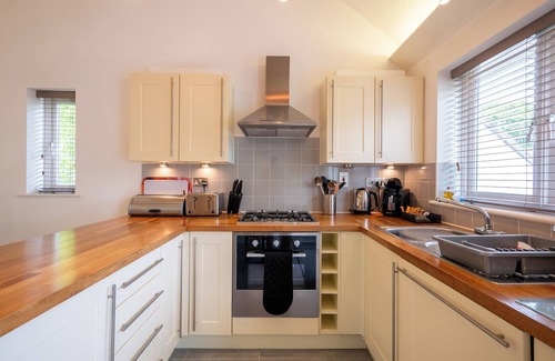 Carnon Downs Cottage | Pet Friendly Luxury 5* 2 Bedroom Cottage - Villa Gallery
