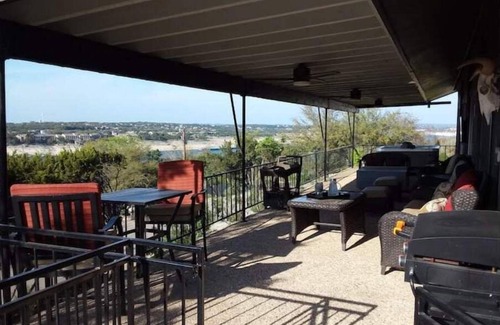 Lakeway House | Pet Friendly- Luxury home- Amazing Views-Lake Travis-25min Downtown Austin