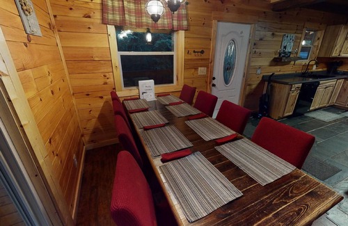 Logan Cabin | Pet Friendly Luxury Log Cabin in Hocking Hills secluded with Hot Tub and Pond