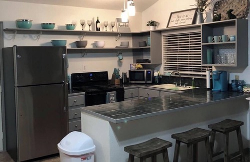 Tomball House | PET FRIENDLY MAIN STREET LOFT, WALKING DISTANTANCE TO OLD TOWN TOMBALL