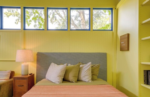 East Midtown Apartment | Pet-Friendly Memphis Studio Rental in Cooper-Young