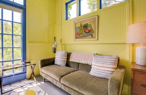 East Midtown Apartment | Pet-Friendly Memphis Studio Rental in Cooper-Young