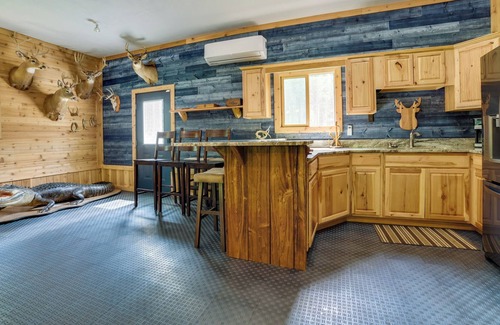 Frederic Cabin | Pet-Friendly Michigan Cabin w/ Private Pond