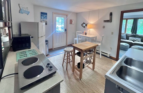 South Orleans Apartment | Pet Friendly, Minutes to Beaches, Golf, Dining, Shopping, With Linens (2396)